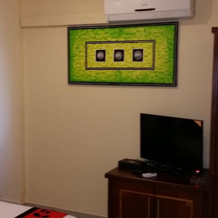 Grand 7 Hotel Thalawathugoda Talawatugoda Phòng bức ảnh