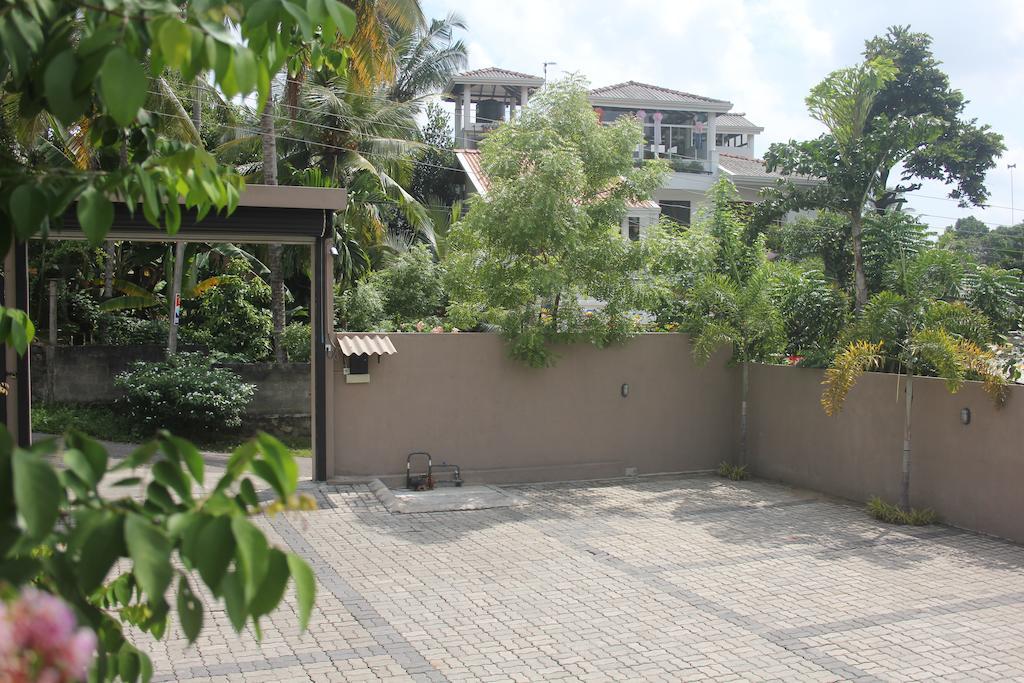 Grand 7 Hotel Thalawathugoda Talawatugoda Ngoại thất bức ảnh